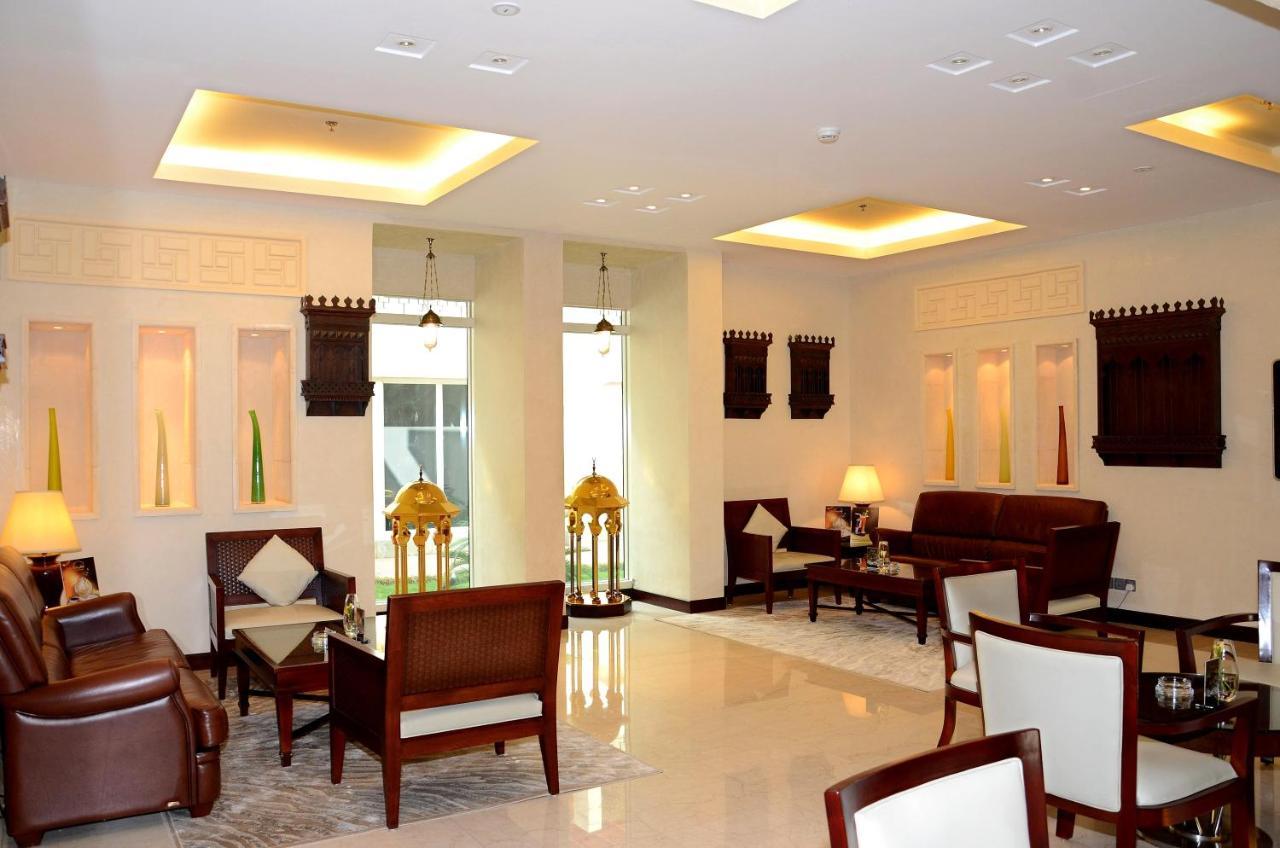 Crowne Plaza Jeddah By Ihg Hotel Eksteriør billede The lobby of the hotel