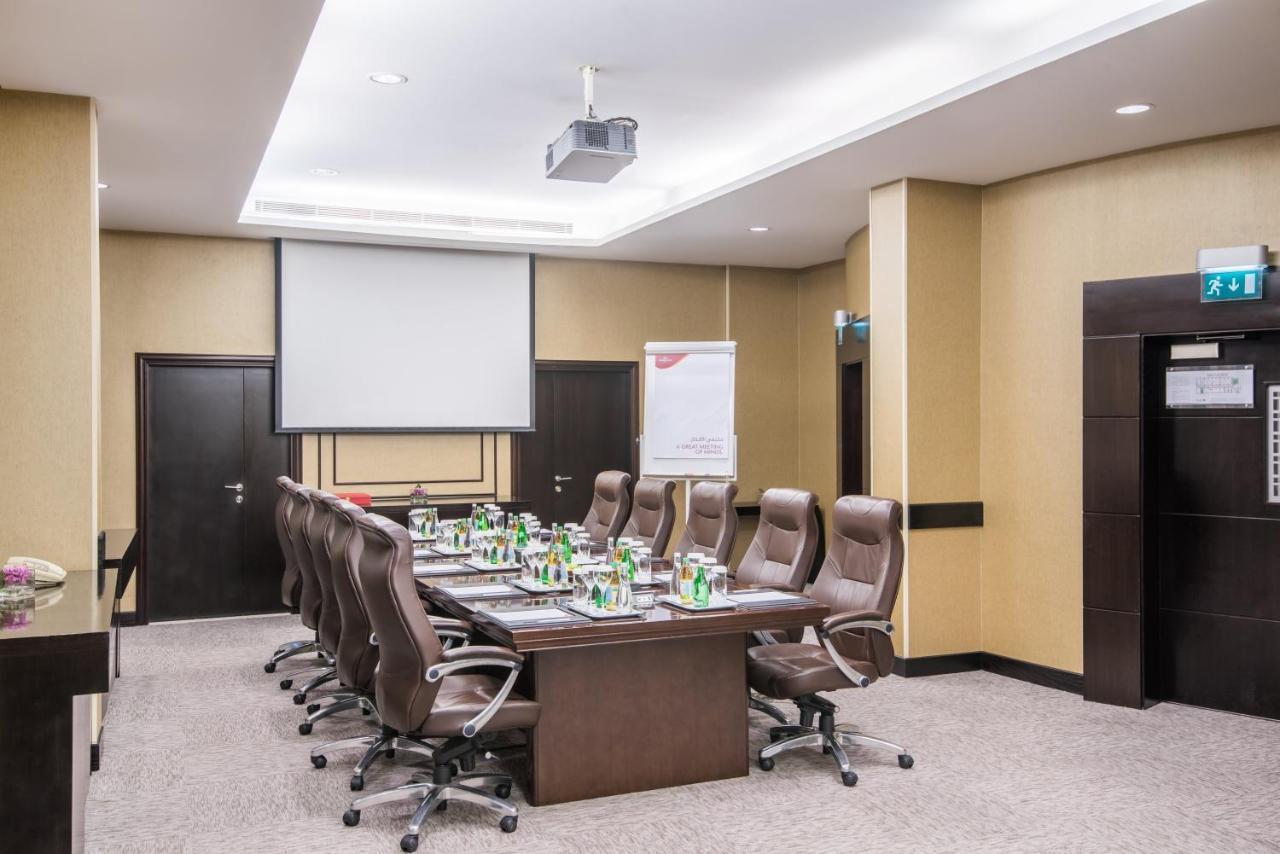 Crowne Plaza Jeddah By Ihg Hotel Eksteriør billede Meeting room