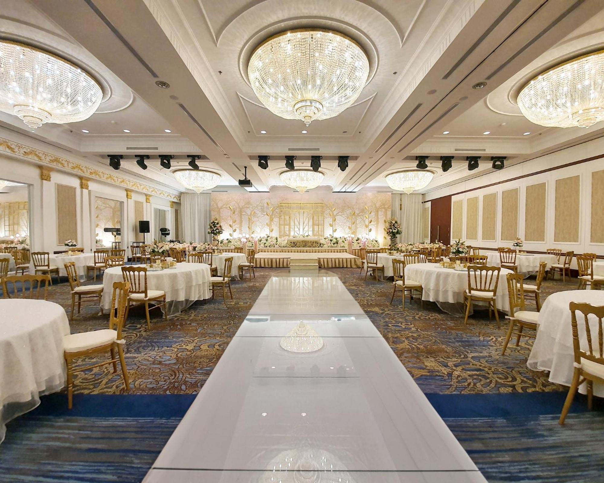 Crowne Plaza Jeddah By Ihg Hotel Eksteriør billede The ballroom of the hotel