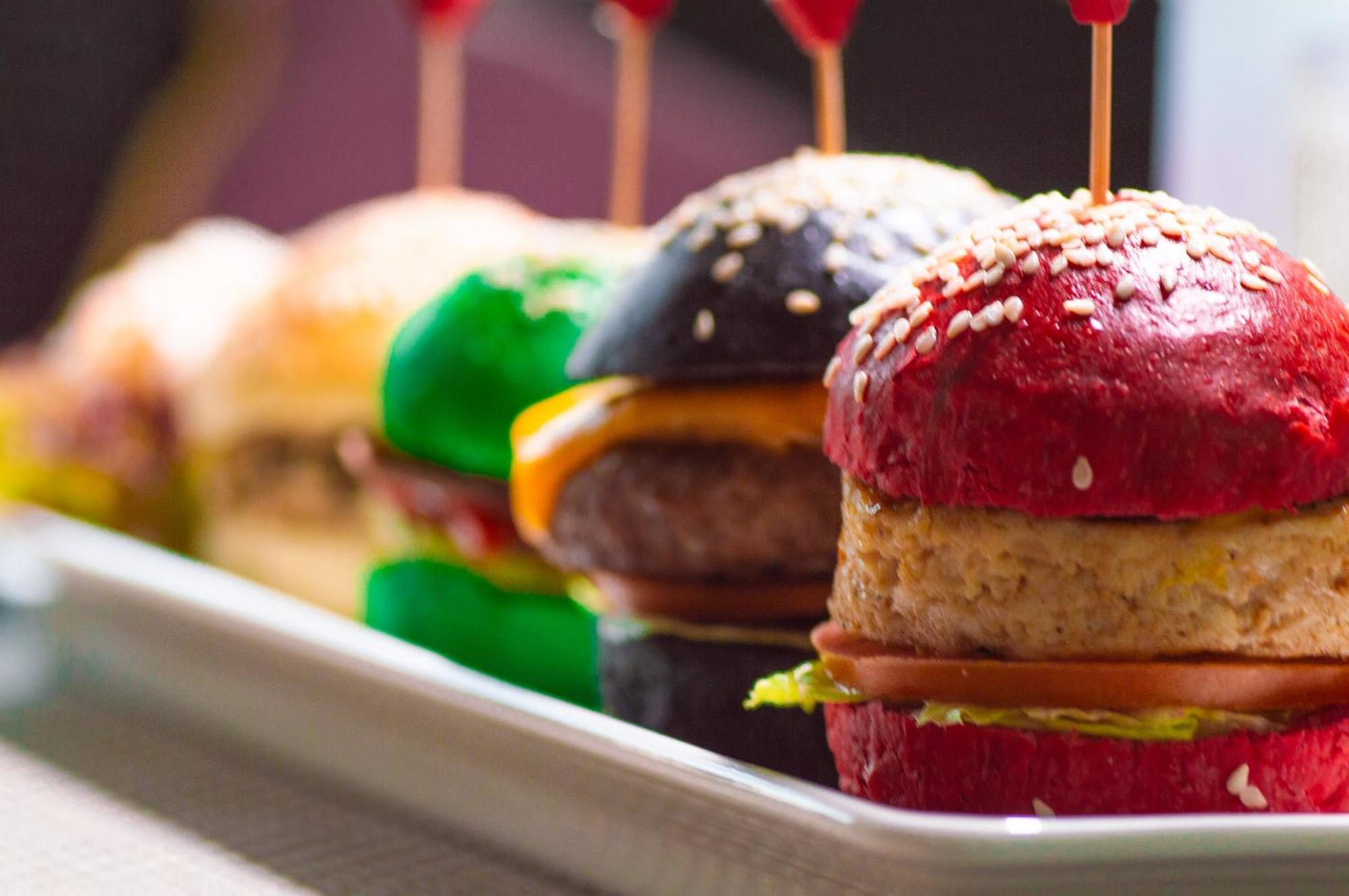 Crowne Plaza Jeddah By Ihg Hotel Eksteriør billede A selection of sliders